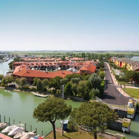 Lovely Flat With Balcony And Shared Swimming Pool Porto Santa Margherita di Caorle